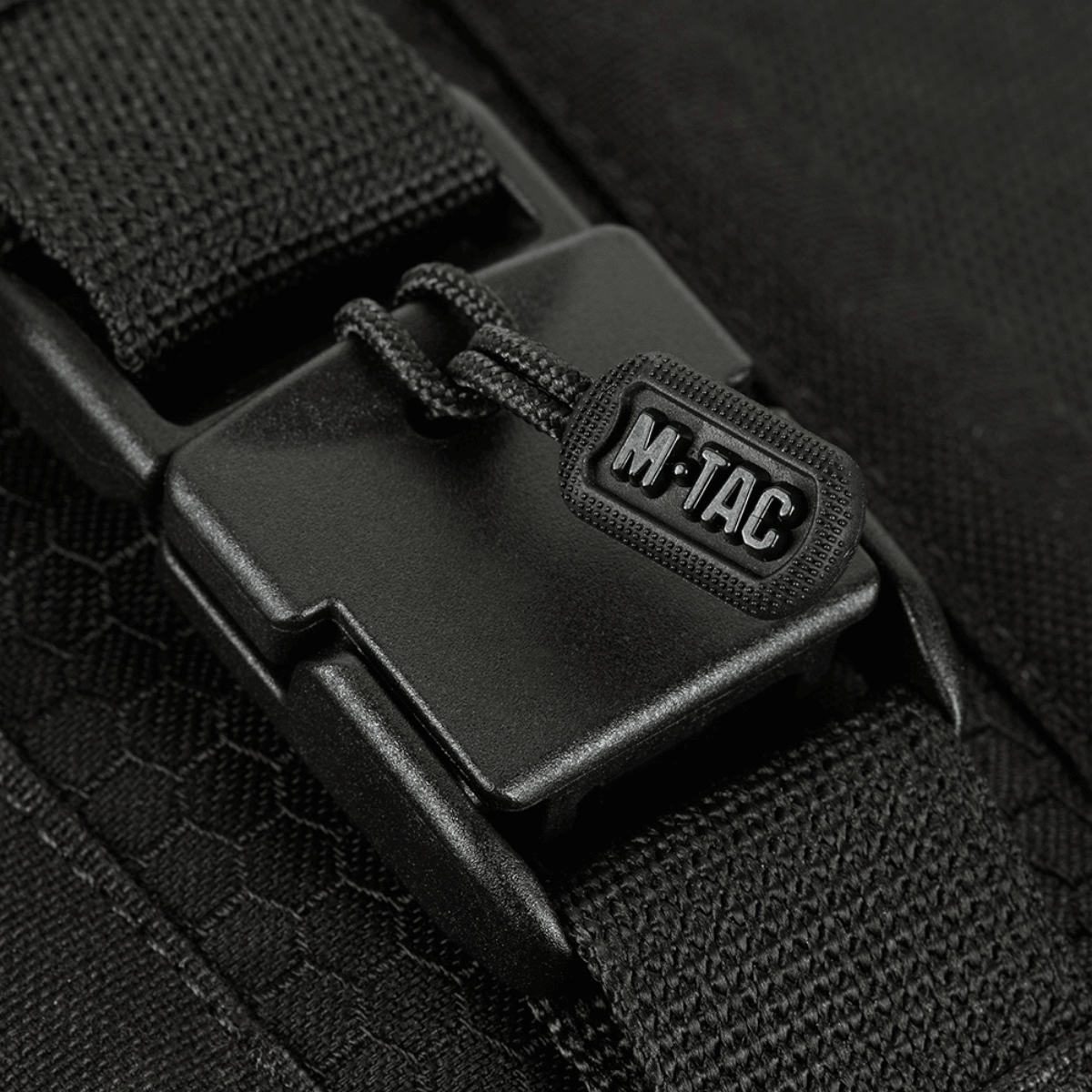 M-Tac Smartphone Taske Elite Medium Hex med CORDURA HEX 1000D materiale, stilfuldt og holdbart sort design.