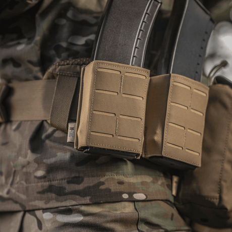 M-Tac magasinlomme med elastikk (10 cm) Laser Cut i coyote med Kydex-innsats, MOLLE-kompatibel, teknisk visning, galleri posisjon 1