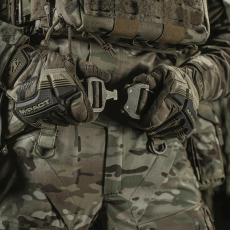 M-Tac taktisk krigsbelte Tiger D-Ring Cobra i bruk i et kampsceneri med robust Cordura® 500D-materiale og avansert spenne.