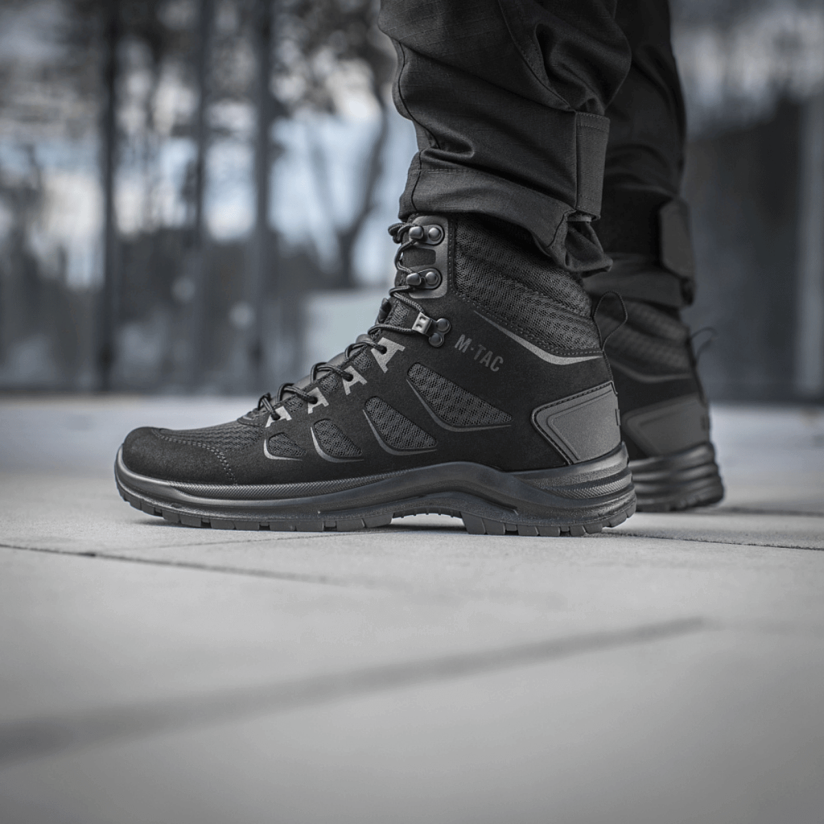 M-Tac Taktiske Sommerstøvler Iva i sort, perfekte til varme forhold, komfortabel til både hverdag og terræn, åndbart mesh design.