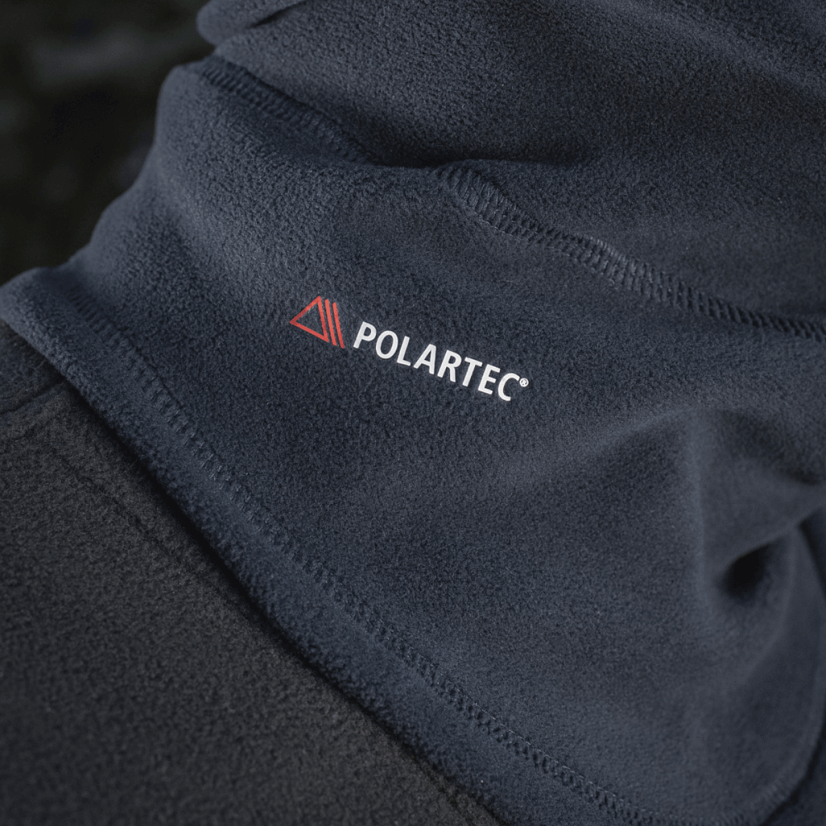 M-Tac Anatomisk Tube Scarf med Snor Polartec i blød Polartec® Micro Series fleece for ansigt og halsbeskyttelse.
