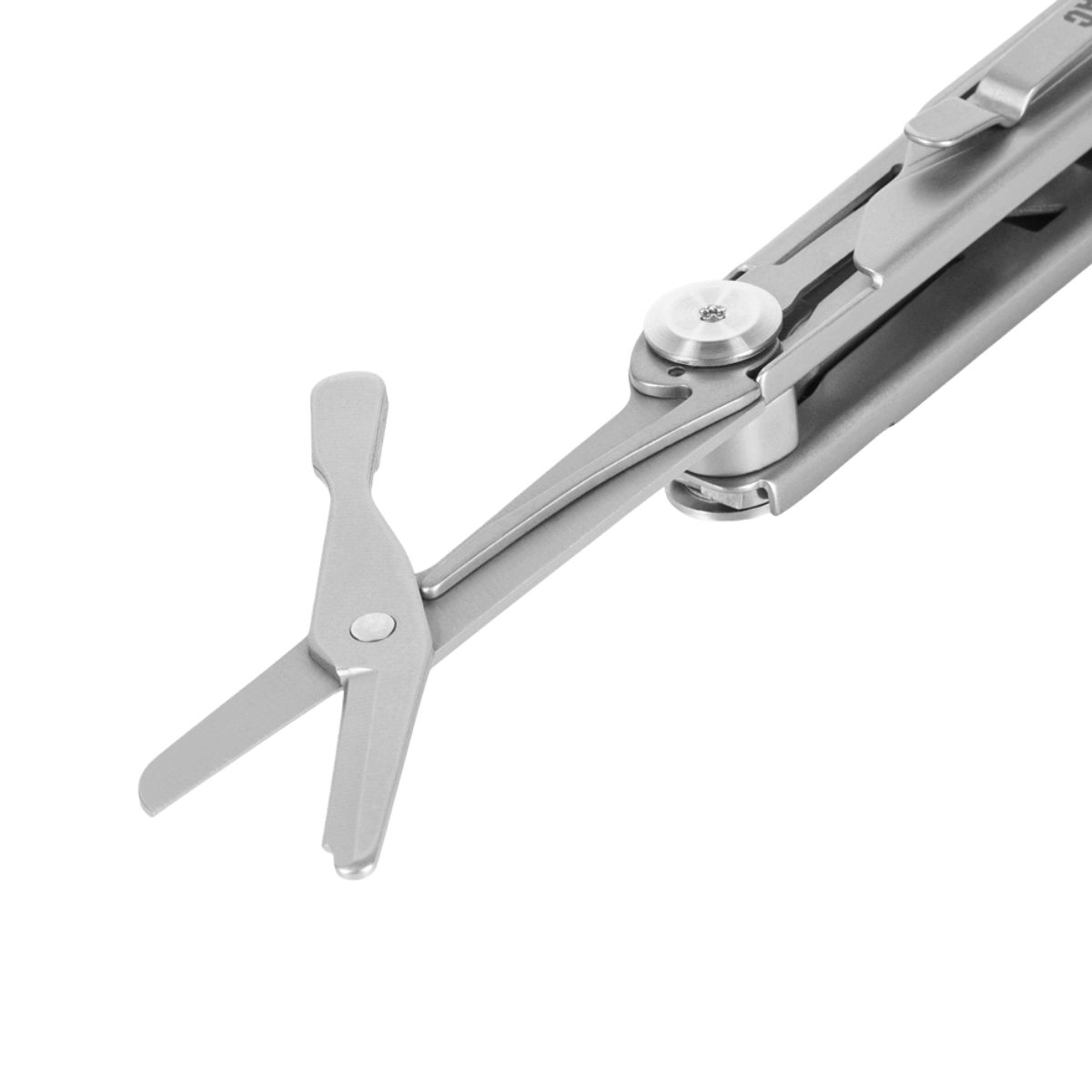 M-Tac Type 3 Foldekniv (5-i-1) Rustfrit Stål med saks, fremstillet til holdbarhed og alsidighed i daglig brug og udendørs eventyr.