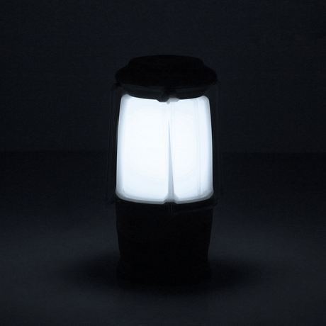 M-Tac Outdoorlampe Mat - Klassisk LED Belysning, inspirert av petroleumslamper, ideell for camping og utendørs aktiviteter.