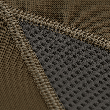 Detalje af M-Tac ThermoLine Termoundertøj med termoregulerende og åndbare materialer designet til komfort i sub-zero temperaturer.