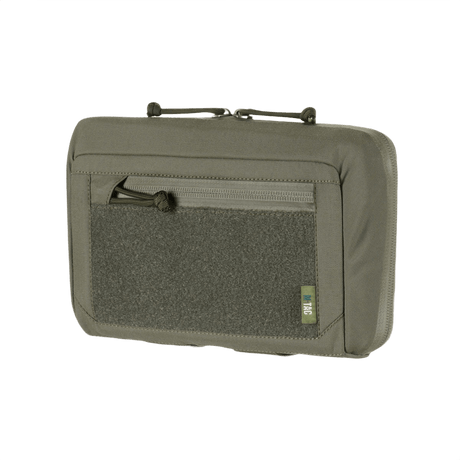 M-Tac Admin Pouch Large Elite Gen.II laget av slitesterkt Cordura 500D, grå med glidelås og Velcro-panel for patches.