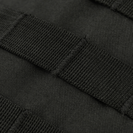 Detaljert bilde av M-Tac Assistant Veske med MOLLE-paneler for ekstra utstyr. Kompakt enkeltsele-ryggsekk i robust 600D materiale.