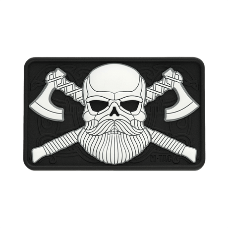 M-Tac Bearded Skull 3D PVC-patch med to økser og skjeggete kranium i svart-hvitt design, festes med Velcro.