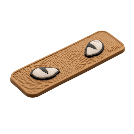 M-Tac Cat Eyes 3D PVC-patch med lysreflekterende design og Velcro-feste, perfekt for militære og outdoor-aktiviteter.