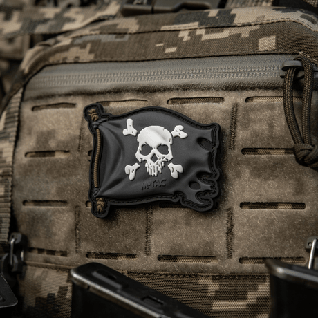 M-Tac Patch Jolly Roger PVC 3D morale patch, eventyrlyst og besluttsomhet, med Velcro-feste, perfekt for klær og taktisk utstyr.