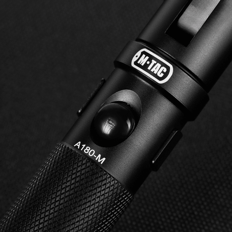 M-Tac Lommelykt A180 med justerbar retning og magnetisk feste, LED CREE XPG2, 140 lumen, i svart aluminium.