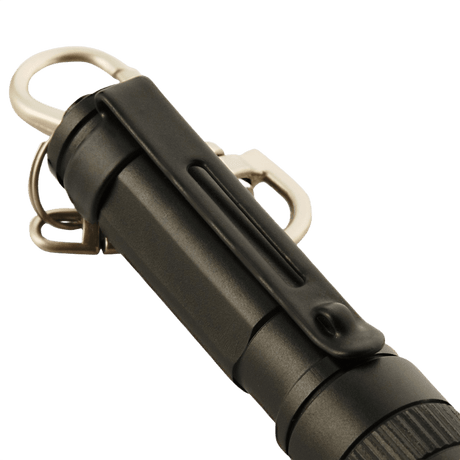 M-Tac Lommelykt K2 for nøkkelknippe, kompakt LED-lommelykt i aluminium, støt- og vannresistent, perfekt for EDC-bruk.