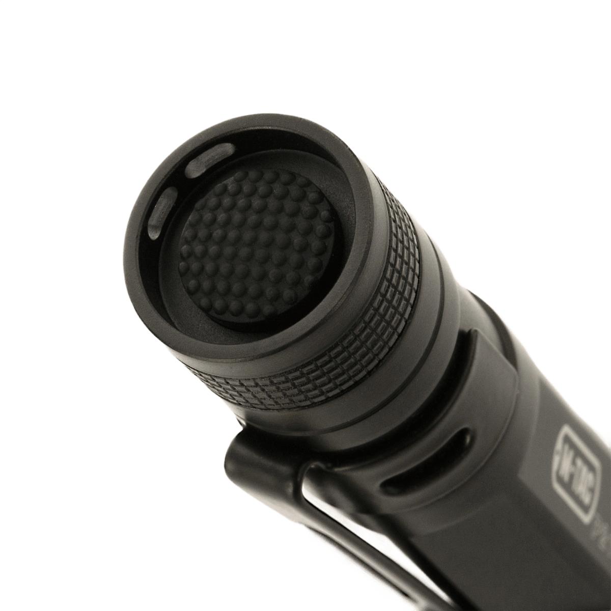 M-Tac Lommelygte P21 - kompakt og lysstærk LED-lommelygte i aluminium, ideel til EDC og outdoor brug, med Cree XR-E P4-WC LED.