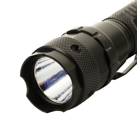 M-Tac lommelykt P4 med LED-lys og kraftig aluminiumskonstruksjon, egnet for taktisk bruk og utendørsaktiviteter, opptil 250 lumen.