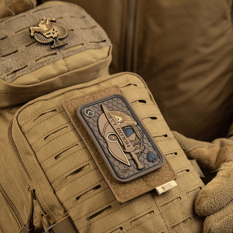 M-Tac Patch Molon Labe 3D PVC på taktisk ryggsekk, gummimateriale med 3D-effekt og Velcro for enkel feste, 108 x 68 mm