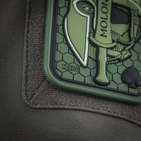 M-Tac Patch Molon Labe 3D PVC med Velcro, inspirert av spartanere, viser detaljert gummi-design, perfekt for taktisk utstyr.