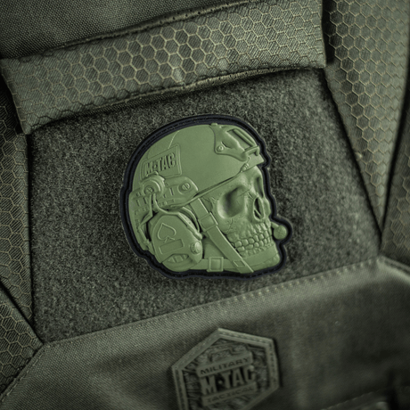 M-Tac Patch Operator 3D PVC på Velcro, realistisk design, festet til taktisk utstyr i olivengrønn, 6x7 cm morale patch.