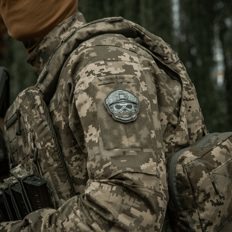 M-Tac Patch Emoji #4 på kamuflasjeuniform, 3D PVC-design med Velcro, taktisk morale patch for klær, veske eller utstyr. Størrelse: 6.5 x 6.5 cm