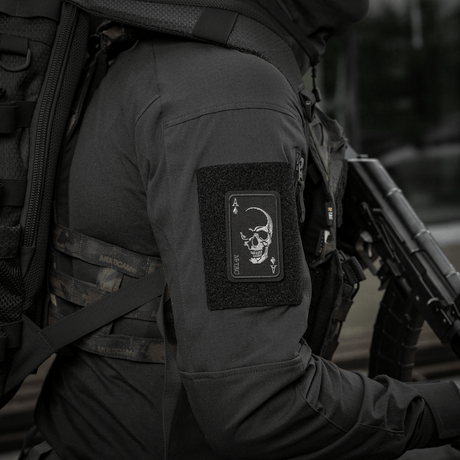 M-Tac Patch Face of War (broderi) brodert kranium på ace of spades kort festet på klær, Cordura 500D, symboliserer mot og fryktløshet.