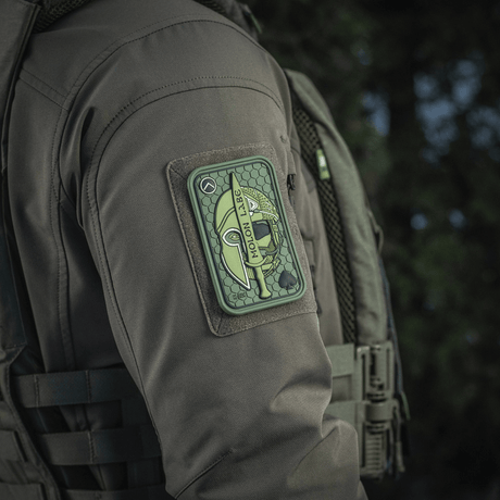 M-Tac Patch Molon Labe 3D PVC på uniform, taktisk moralepatch med Velcro, inspirert av 300 spartanere. Gummimateriale, 3D-effekt, 108x68 mm.