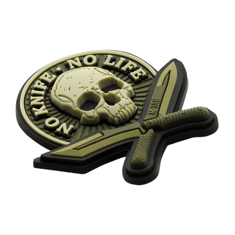 Taktisk M-Tac Patch No Knife – No Life 3D PVC med kniv og dødninghode, 50x50 mm, Velcro bak, realistisk 3D-look.