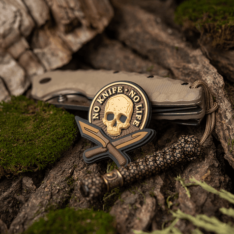 M-Tac Patch No Knife – No Life 3D PVC inspirert av Blade Brothers-kniver, gummimateriale, 3D-effekt, Velcro på baksiden, 50x50 mm.