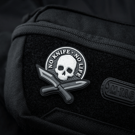 M-Tac Patch No Knife – No Life 3D PVC taktisk morale patch med kniv- og kraniumdesign på svart bag med Velcro-feste