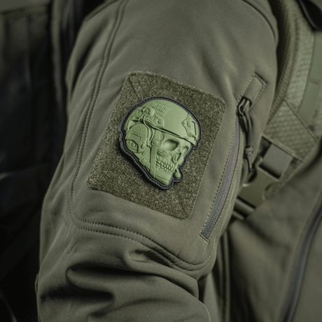 M-Tac Patch Operator 3D PVC på taktisk jakke, realistisk design med Velcro, egnet for klær, vesker eller utstyr, størrelse 6x7 cm.