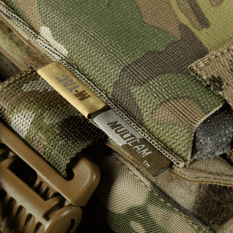 M-Tac Plate Carrier Cuirass FAST XL QRS med MultiCam-mønster og holdbart Cordura 500D-materiale for beskyttelse og komfort.