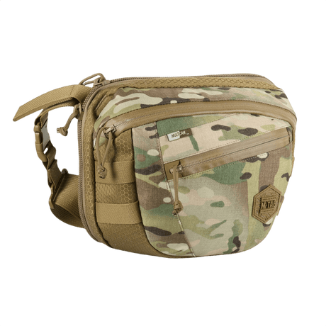 M-Tac Sphaera Hex Hardsling Bag Large Elite i kamuflasjedesign, ideell for utendørsaktiviteter, sett fra siden.