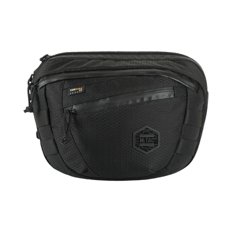M-Tac Sphaera Hex Hardsling Bag Large Elite i svart med glidelås og logo foran. Praktisk og stilren veske for alle behov.