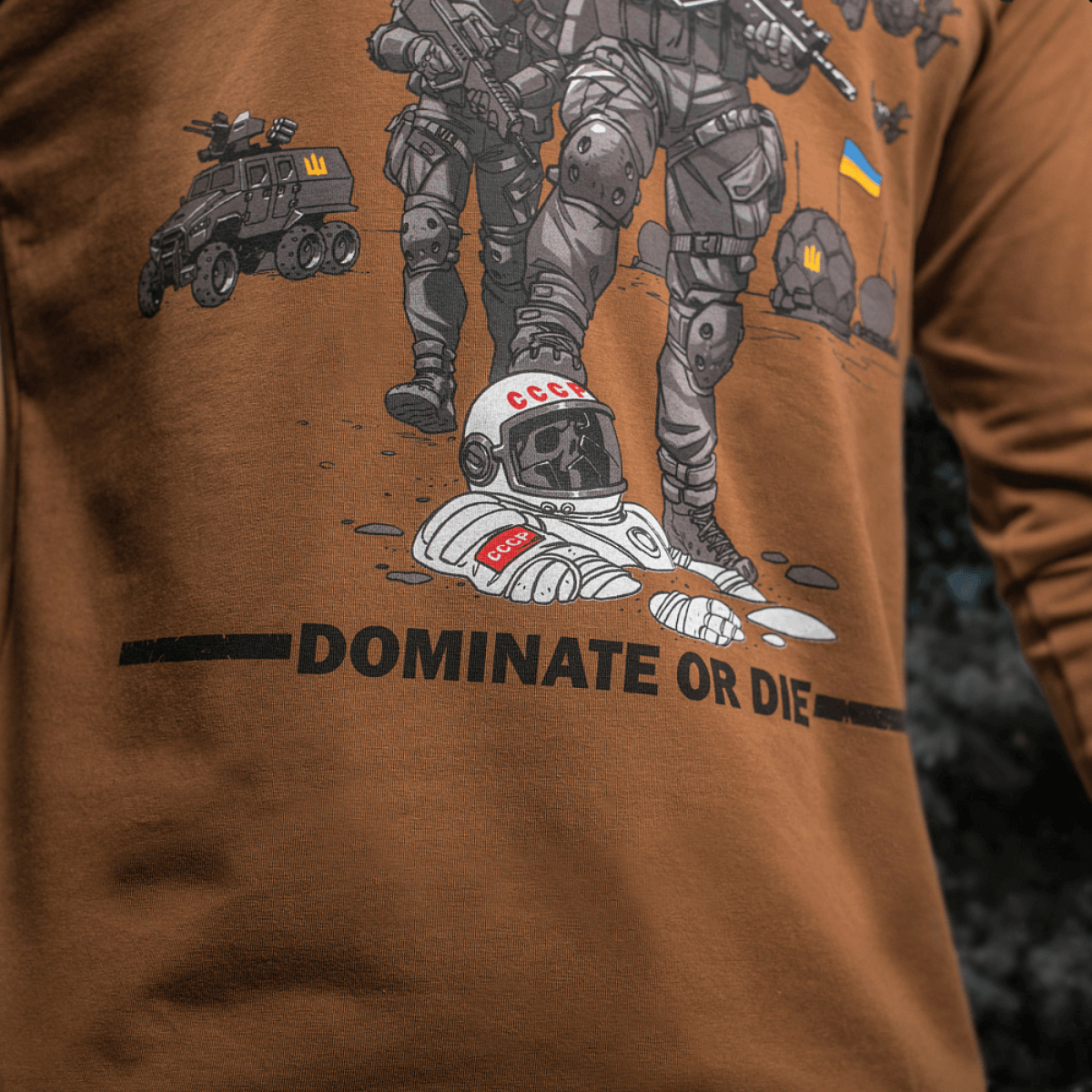Grafik på M-Tac T-Shirt UA Side Langærmet med "Dominate or Die" slogan og soldatermotiv