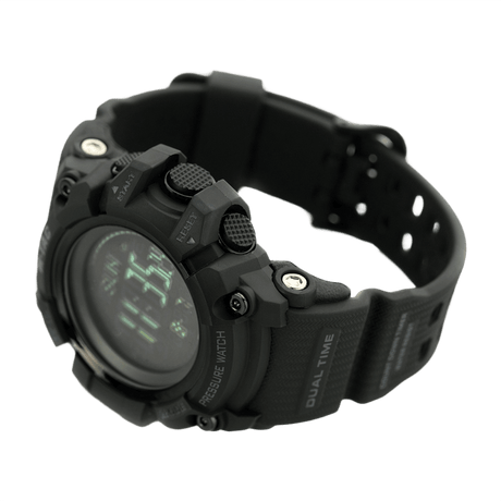 M‑Tac Taktisk Adventure-klokke med robust design og avanserte funksjoner, perfekt for friluft og militærbruk. 3 ATM vannavvisende.