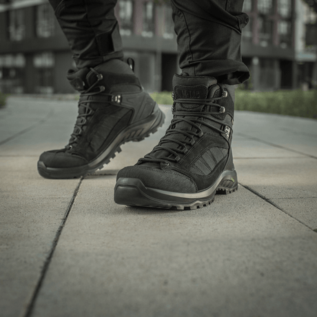 M-Tac Taktiske Demi-Season Støvler Pro Line i sort design med Vibram-sål, perfekte for taktiske oppgaver og utendørs aktiviteter.