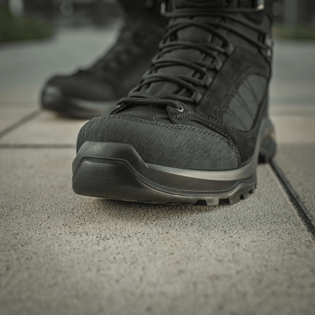 M-Tac Taktiske Demi-Season Støvler Pro Line med Vibram-sål, egnet for taktiske oppgaver, fotturer og fysisk aktivitet.
