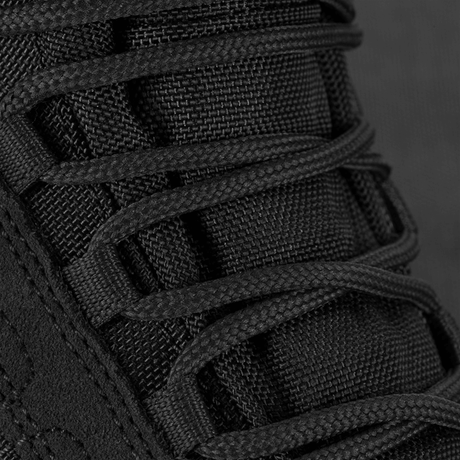 Nærbilde av snørebånd på M-Tac Taktiske Demi-Season Støvler Pro Line i sort Cordura og suede.