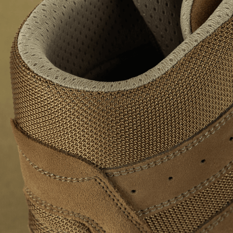 Nærbilde av M-Tac taktiske sommersko laget av semsket skinn og Cordura® mesh med OrthoLite® innleggssåle for komfort og pusteevne
