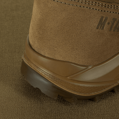 Detalj av M-Tac taktiske sommersko i høykvalitets lær og Cordura® mesh, designet for komfort og holdbarhet i varmt vær