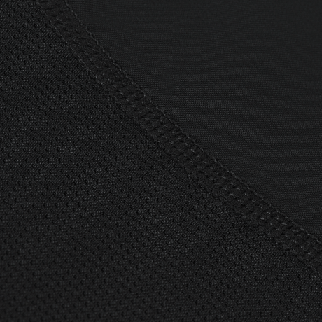 Nærbillede af stofdetaljer på M-Tac Thermal Rashguard T-Shirt med elastisk materiale for optimal komfort og termoregulering.