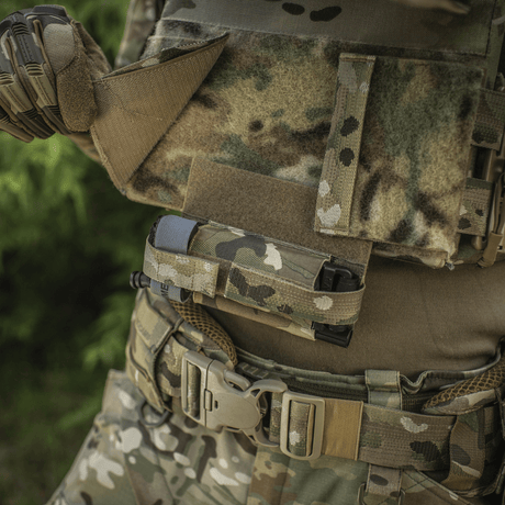 M‑Tac Tourniquet Pouch Elastic Gen.5 montert på taktisk vest, med CAT tourniquet i Cordura 500D, rask tilgang og sikker fiksering.