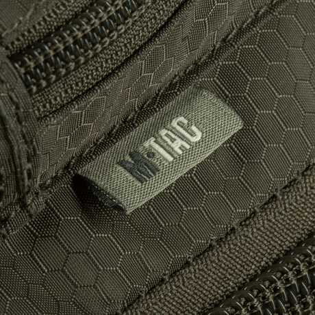 M-Tac Urban Line City Hunter Hexagon Bag med nærbilde av glidelås og materialdetaljer.