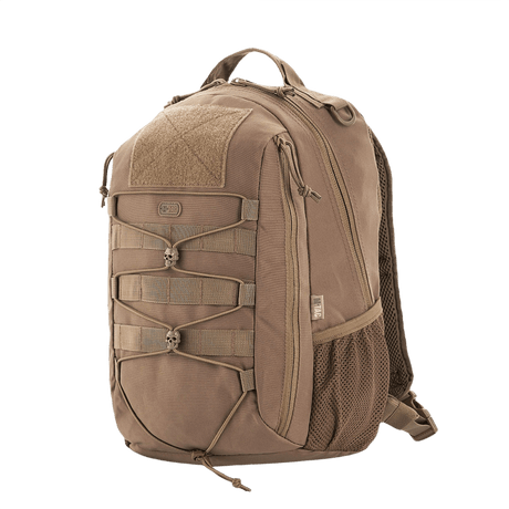 M-Tac Urban Line Force Pack Ryggsekk med moderne design, hovedrom, ekstrarom og sidelommer, ideell for daglig bruk og reiser.