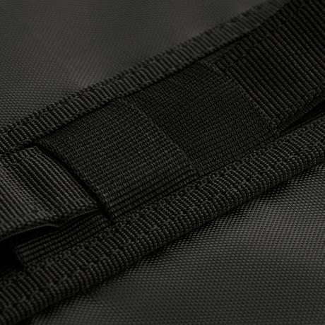 M‑Tac våpenetui 128 cm med polstret design og borrelåsstropper for sikker oppbevaring av våpen, detalj av stoffstruktur i polyester.