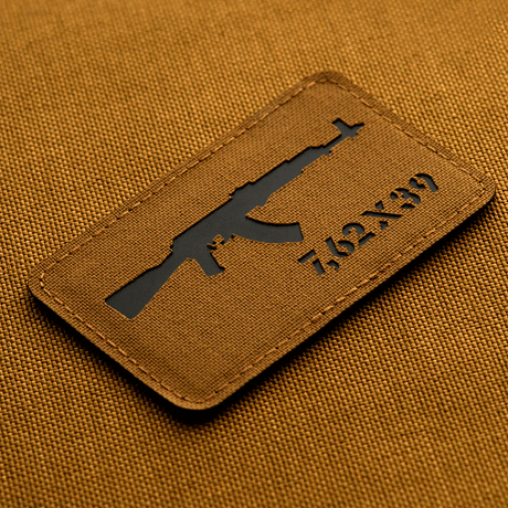 M-Tac AKM 7,62x39 Laser Cut-patch med Velcro-festning, slitesterkt Cordura 500D-materiale, egnet for militær- og friluftsbruk.