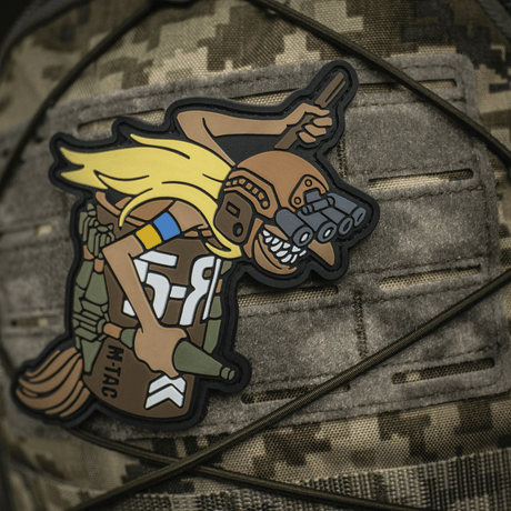 M‑Tac Patch Baba-Yaga Vertical i PVC, inspirert av droner med nattkikkert og granater. 3D-design PVC-patch, velcro-feste.