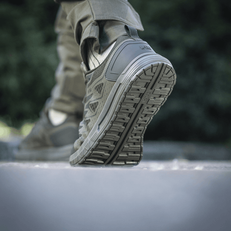M-Tac Tactical Summer Sport Sneakers designet til varme vejrforhold, set bagfra med slidstærk sål og gummiforstærkning.