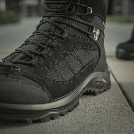 M-Tac Taktiske Demi-Season Støvler Pro Line med slitesterkt suede, Cordura-tekstur og Vibram-sål for grep og komfort.