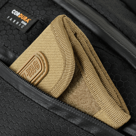 Detalj av M-Tac Sphaera Hex Hardsling Bag Large Elite med beige pung i CORDURA®-fôr.