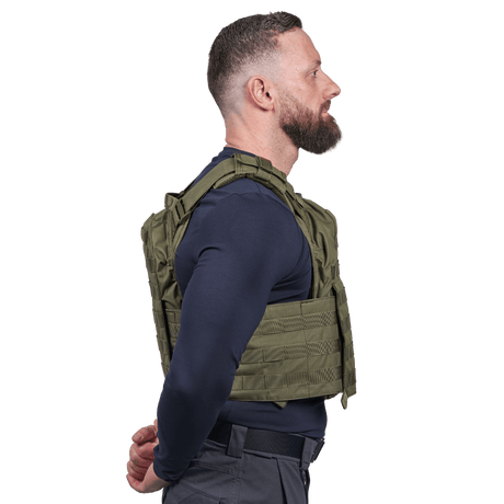 EA Plate Carrier Grøn i galleri position 1 med modulært bæresystem, justerbare remme og NIJ-certificeret stiksikker beskyttelsesvest.