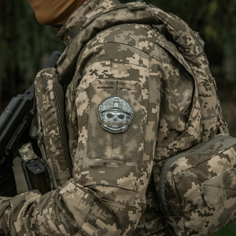 M-Tac Patch Emoji #4 på kamuflasjejakke med Velcro, morsom morale patch med 3D-effekt. Passer for utstyr eller klær. PVC-materiale.