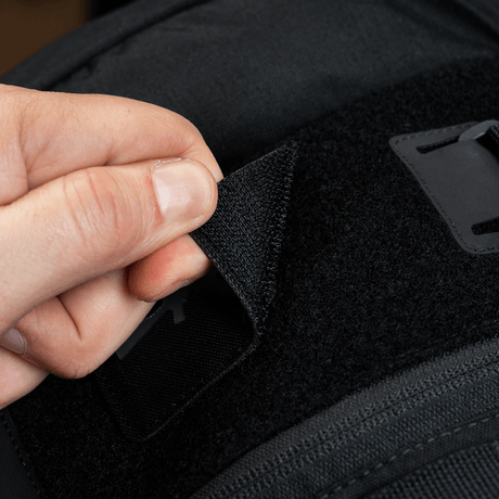 M-Tac AKM 7,62x39 Laser Cut-patch med Velcro festes på veske.